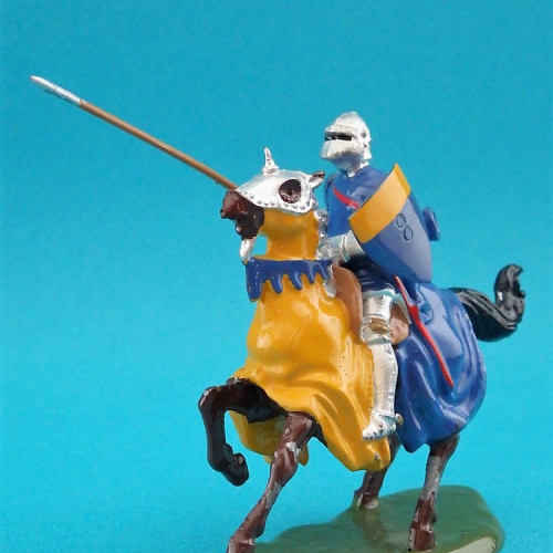 Nr 1663/9496 Chevalier avec lance sur cheval cabré.