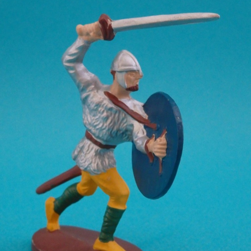 2. Viking avec épée et bouclier.