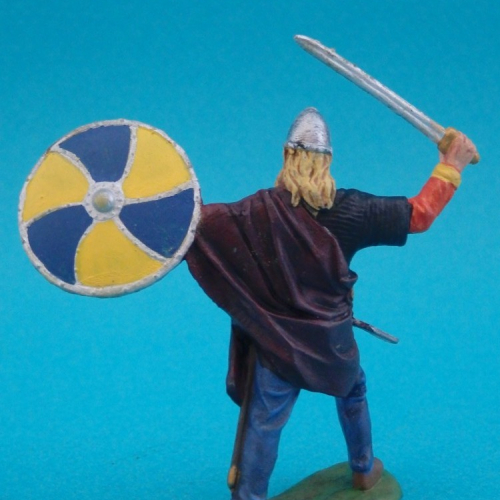 1. Viking avec épée et bouclier.