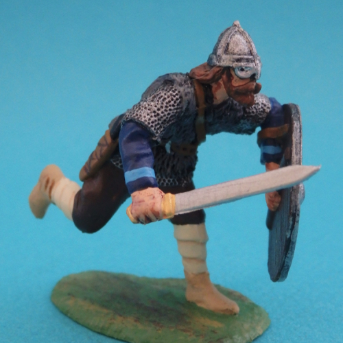 04. Viking courant avec épée et bouclier.