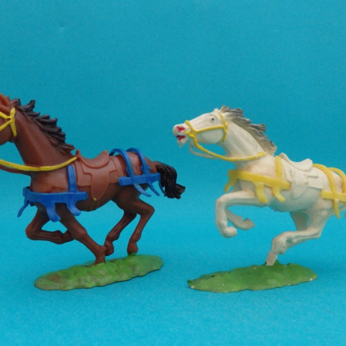 Comparaison entre les deux poses existantes pour les chevaux.