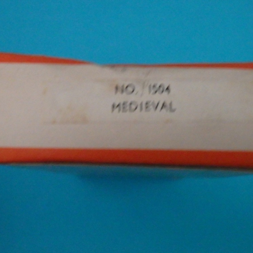 Côté gauche de la boîte avec le N°1504 comme référence.