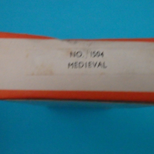 Côté gauche de la boîte avec le N°1504 comme référence.