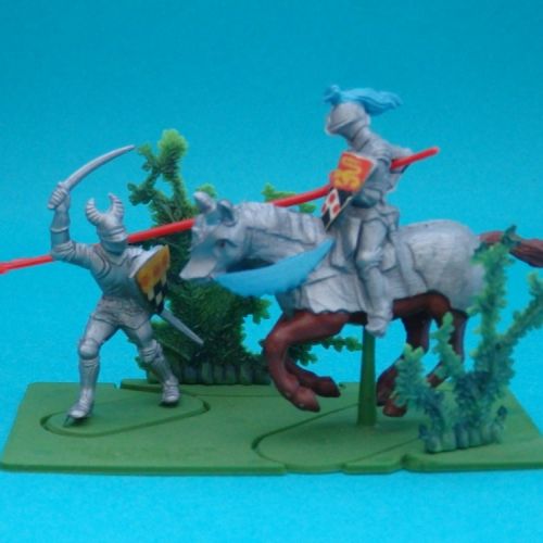 Mini Set N°1081 : Un cavalier jouteur et un chevalier à pied.