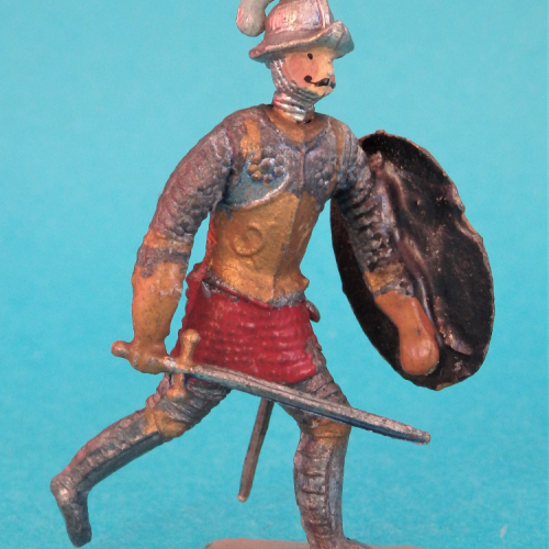 Pose 4 - Casque morion, épée et bouclier.