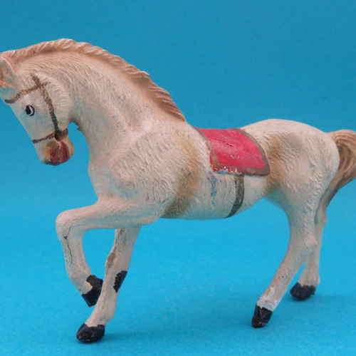 Un seul modèle de cheval utilisé également dans d'autres séries de la marque.