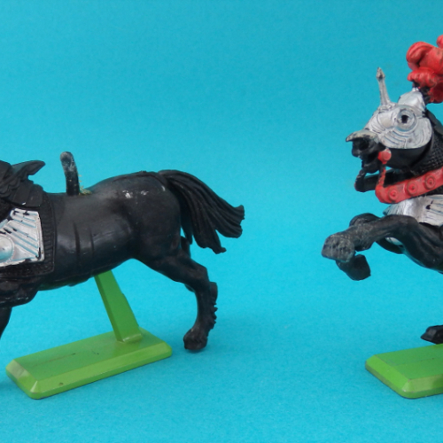 Les 2 poses existantes pour les chevaux.