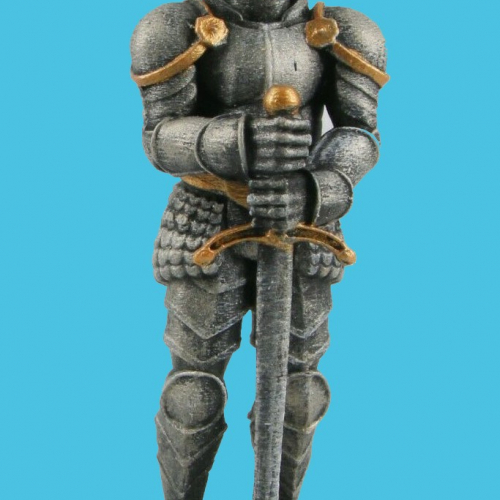 Chevalier en armure de faction.