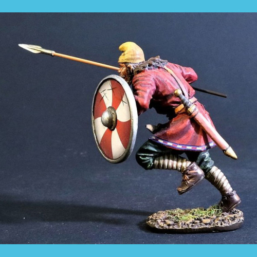 SX-32A          Saxon Fyrdman courant avec lance pointée et bouclier.